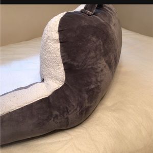 Back rest pillow